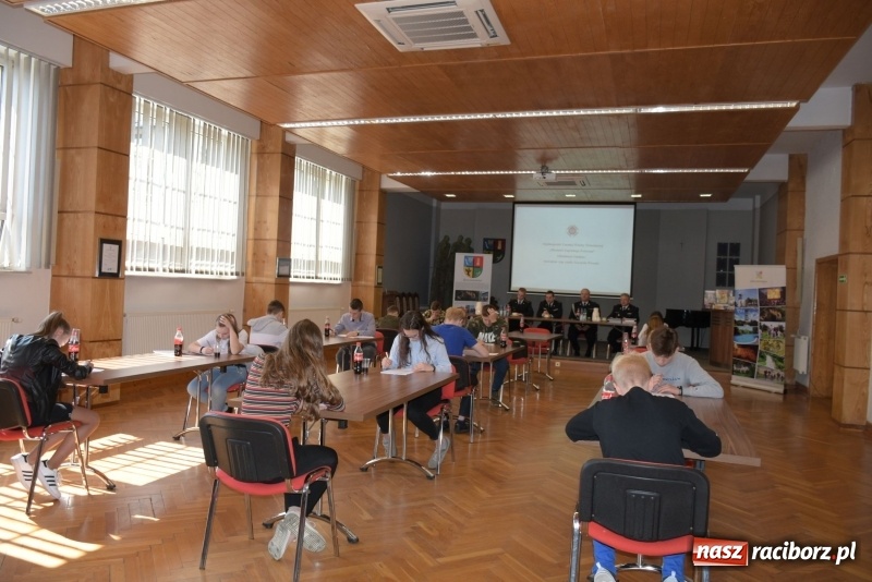 Zdjęcie w galerii na portalu naszraciborz.pl: Młodzież zapobiega pożarom. Turniej wiedzy pożarniczej  wiadomości z regionu