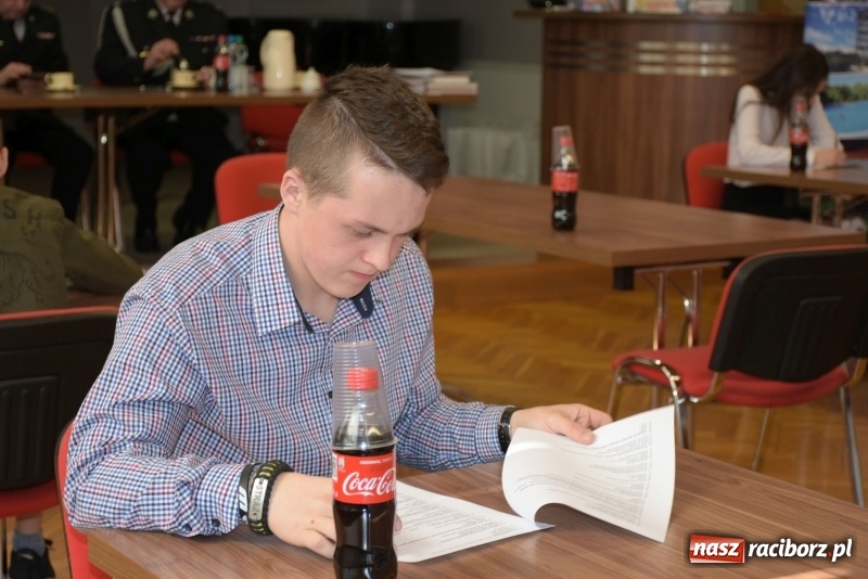 Zdjęcie w galerii na portalu naszraciborz.pl: Młodzież zapobiega pożarom. Turniej wiedzy pożarniczej  wiadomości z regionu