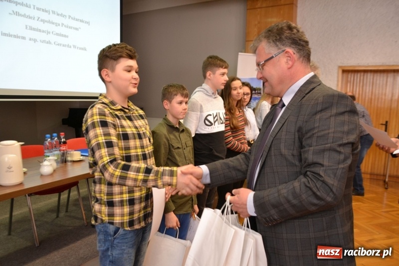 Zdjęcie w galerii na portalu naszraciborz.pl: Młodzież zapobiega pożarom. Turniej wiedzy pożarniczej  wiadomości z regionu