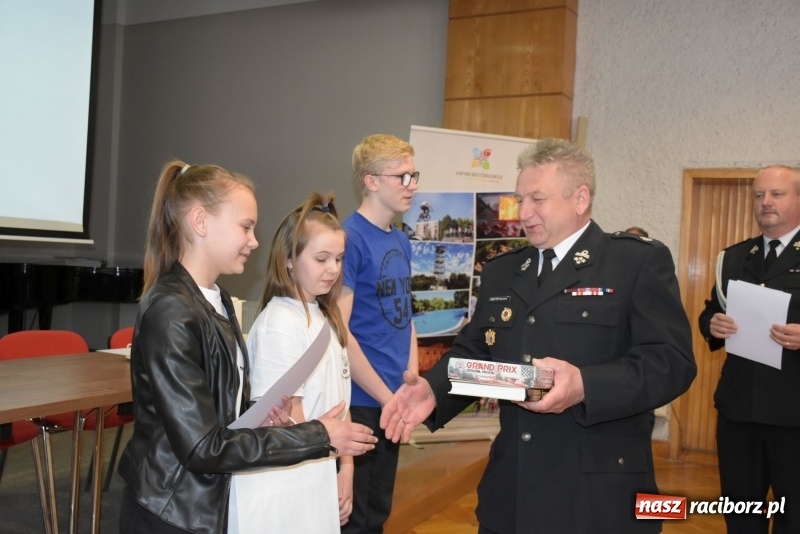 Zdjęcie w galerii na portalu naszraciborz.pl: Młodzież zapobiega pożarom. Turniej wiedzy pożarniczej  wiadomości z regionu