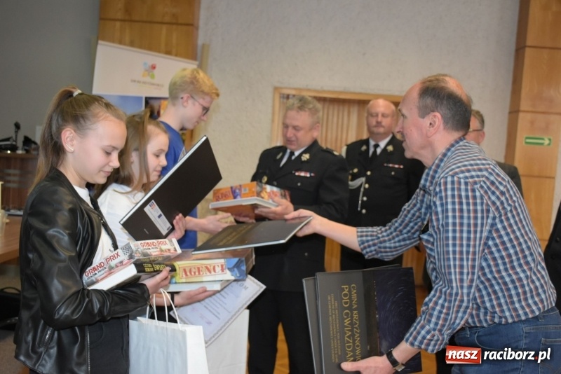 Zdjęcie w galerii na portalu naszraciborz.pl: Młodzież zapobiega pożarom. Turniej wiedzy pożarniczej  wiadomości z regionu