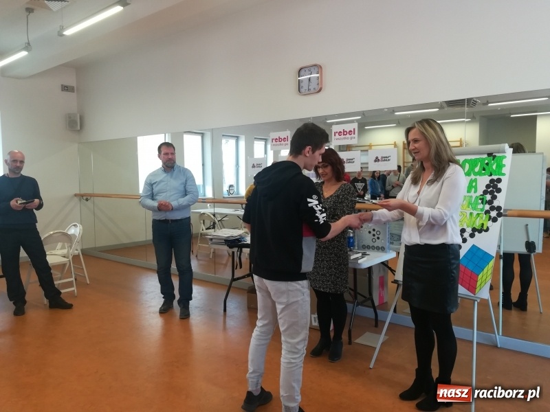 Zdjęcie w galerii na portalu naszraciborz.pl: Wychowankowie MOW Rudy rywalizowali w grach logicznych wiadomości z regionu