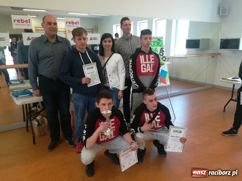 Zdjęcie w galerii na portalu naszraciborz.pl: Wychowankowie MOW Rudy rywalizowali w grach logicznych wiadomości z regionu