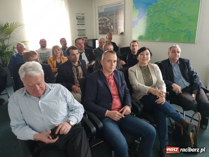 Zdjęcie w galerii na portalu naszraciborz.pl: Magdeburski rekonesans. Prezydent w niemieckim porcie wiadomości z regionu