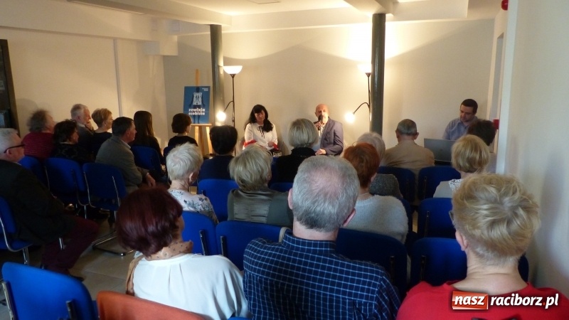 Zdjęcie w galerii na portalu naszraciborz.pl: Rewizja osobista Aleksandra Pordzika  wiadomości z regionu