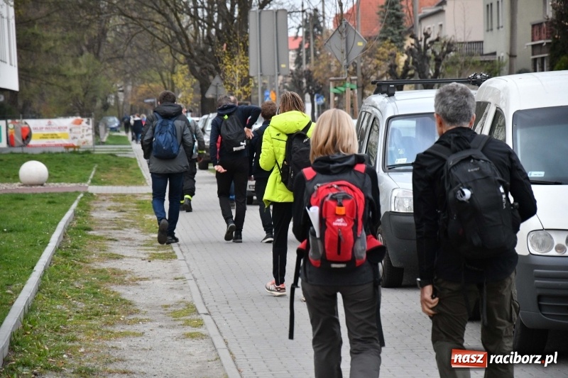 Zdjęcie w galerii na portalu naszraciborz.pl: Podjęli wyzwanie Ekstremalnej Drogi Krzyżowej [FOTO] wiadomości z regionu