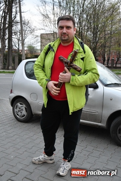 Zdjęcie w galerii na portalu naszraciborz.pl: Podjęli wyzwanie Ekstremalnej Drogi Krzyżowej [FOTO] wiadomości z regionu