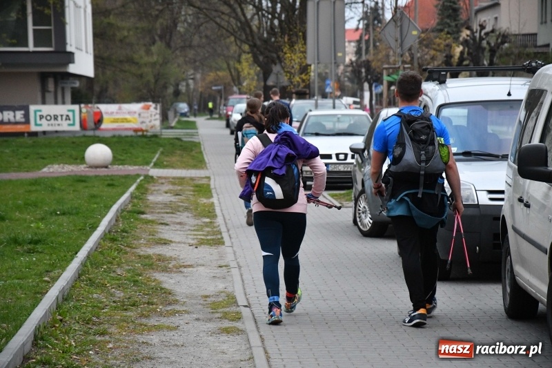 Zdjęcie w galerii na portalu naszraciborz.pl: Podjęli wyzwanie Ekstremalnej Drogi Krzyżowej [FOTO] wiadomości z regionu