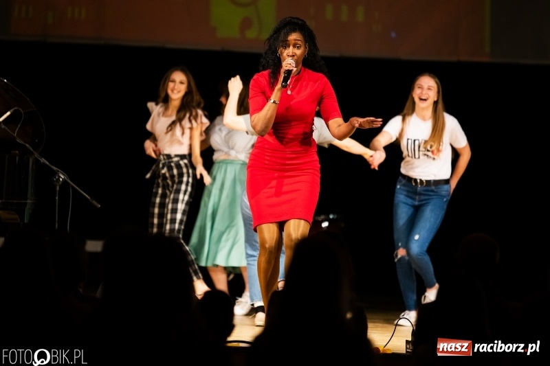 Zdjęcie w galerii na portalu naszraciborz.pl: Po raz siódmy śpiewali po hiszpańsku wiadomości z regionu