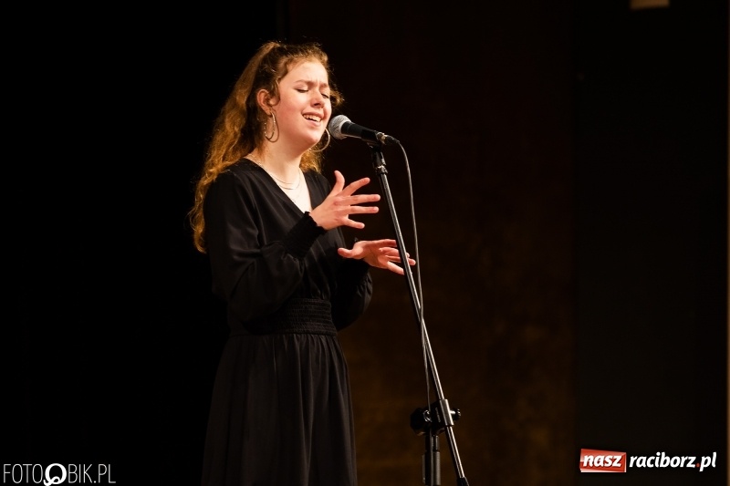 Zdjęcie w galerii na portalu naszraciborz.pl: Po raz siódmy śpiewali po hiszpańsku wiadomości z regionu