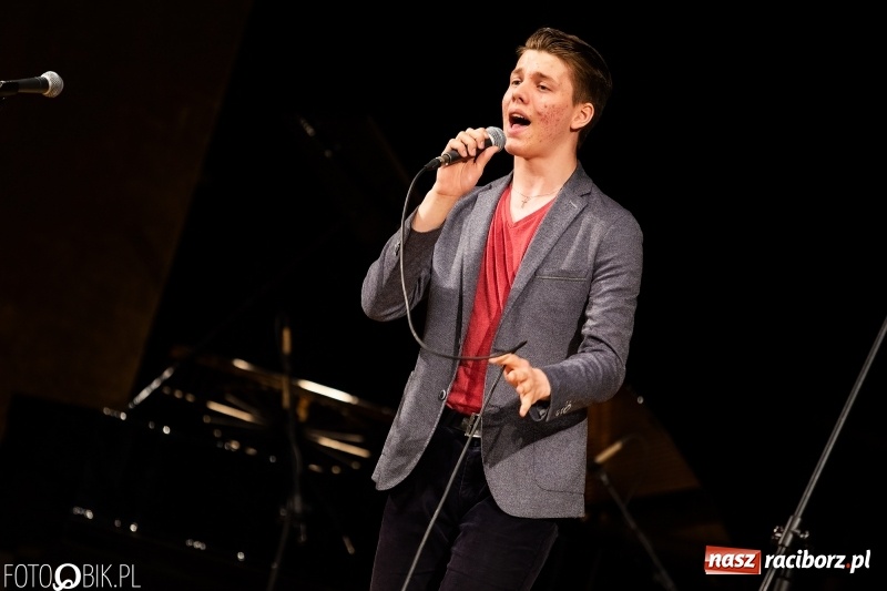 Zdjęcie w galerii na portalu naszraciborz.pl: Po raz siódmy śpiewali po hiszpańsku wiadomości z regionu