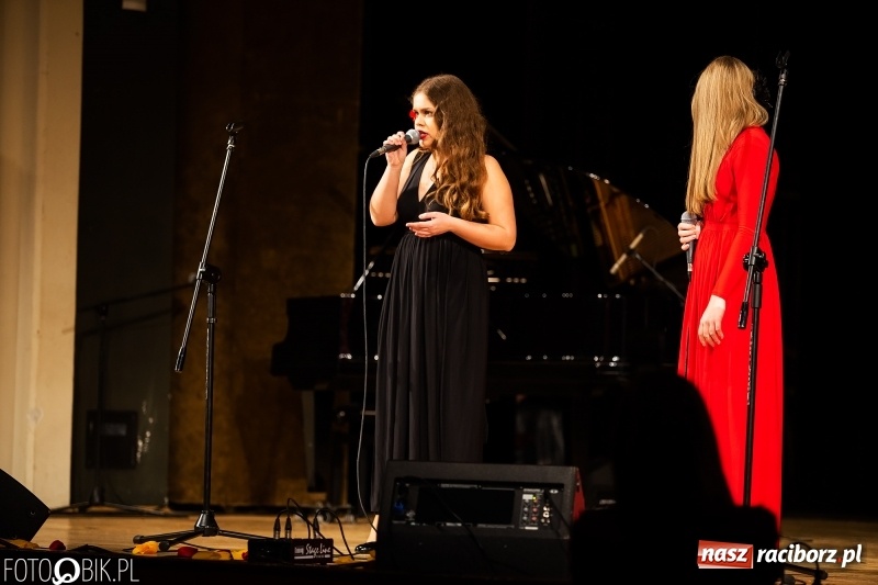 Zdjęcie w galerii na portalu naszraciborz.pl: Po raz siódmy śpiewali po hiszpańsku wiadomości z regionu