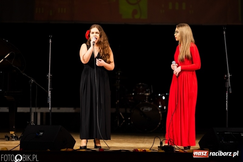 Zdjęcie w galerii na portalu naszraciborz.pl: Po raz siódmy śpiewali po hiszpańsku wiadomości z regionu