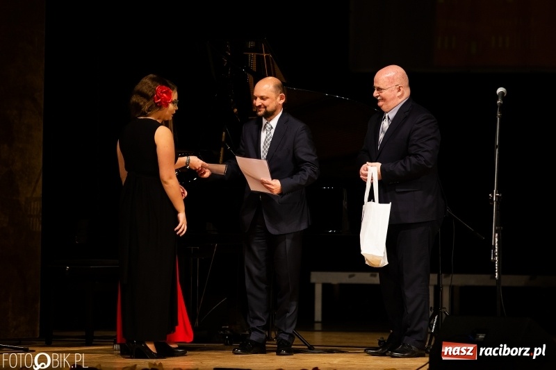 Zdjęcie w galerii na portalu naszraciborz.pl: Po raz siódmy śpiewali po hiszpańsku wiadomości z regionu