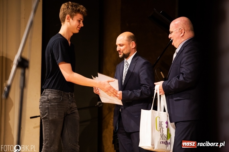 Zdjęcie w galerii na portalu naszraciborz.pl: Po raz siódmy śpiewali po hiszpańsku wiadomości z regionu