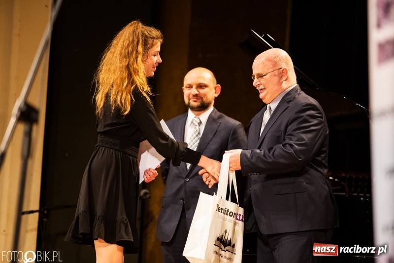 Zdjęcie w galerii na portalu naszraciborz.pl: Po raz siódmy śpiewali po hiszpańsku wiadomości z regionu