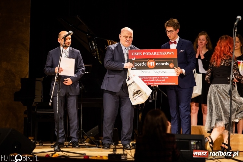 Zdjęcie w galerii na portalu naszraciborz.pl: Po raz siódmy śpiewali po hiszpańsku wiadomości z regionu