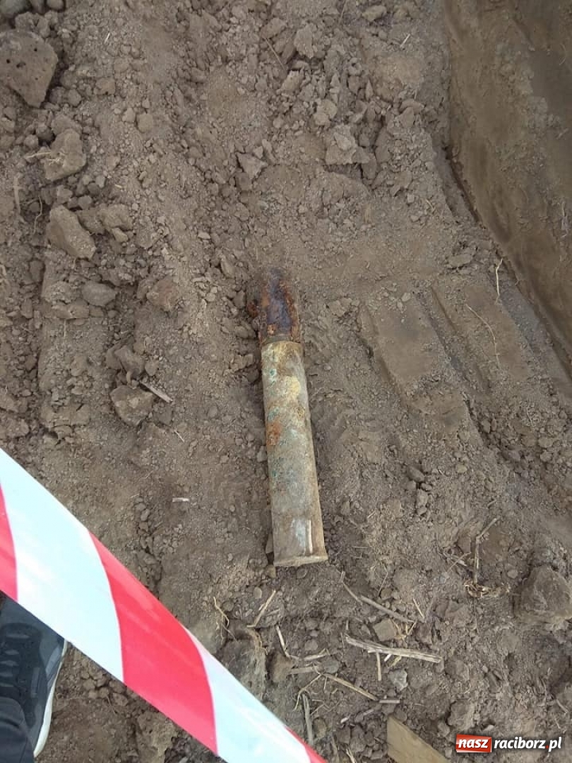 Zdjęcie w galerii na portalu naszraciborz.pl: Groźne znalezisko w Pietrowicach Wielkich [FOTO] wiadomości z regionu