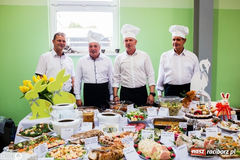 Zdjęcie w galerii na portalu naszraciborz.pl: Wielkanocne stoły w Pietrowicach Wielkich [FOTO i WIDEO] wiadomości z regionu