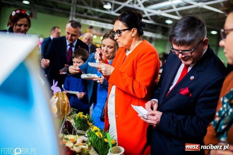 Zdjęcie w galerii na portalu naszraciborz.pl: Wielkanocne stoły w Pietrowicach Wielkich [FOTO i WIDEO] wiadomości z regionu
