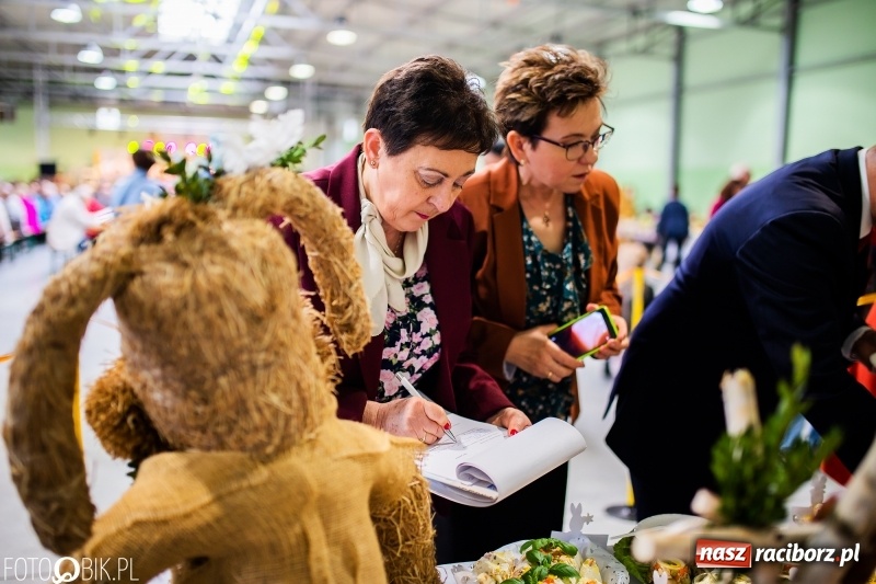 Zdjęcie w galerii na portalu naszraciborz.pl: Wielkanocne stoły w Pietrowicach Wielkich [FOTO i WIDEO] wiadomości z regionu