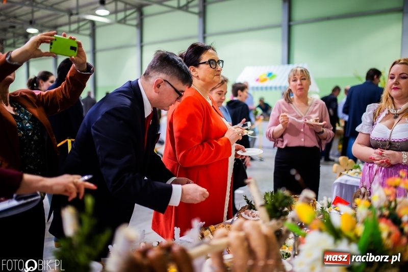Zdjęcie w galerii na portalu naszraciborz.pl: Wielkanocne stoły w Pietrowicach Wielkich [FOTO i WIDEO] wiadomości z regionu