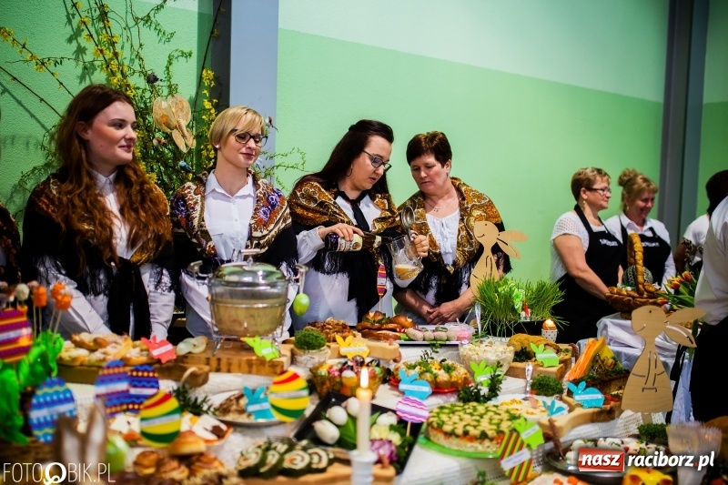 Zdjęcie w galerii na portalu naszraciborz.pl: Wielkanocne stoły w Pietrowicach Wielkich [FOTO i WIDEO] wiadomości z regionu