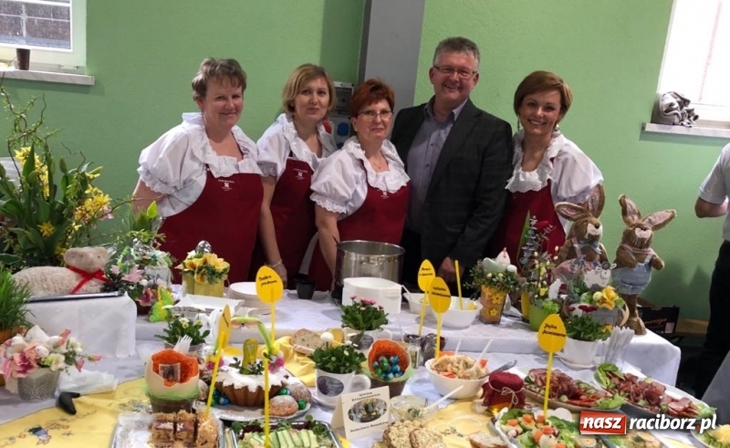Zdjęcie w galerii na portalu naszraciborz.pl: Wielkanocne stoły w Pietrowicach Wielkich [FOTO i WIDEO] wiadomości z regionu