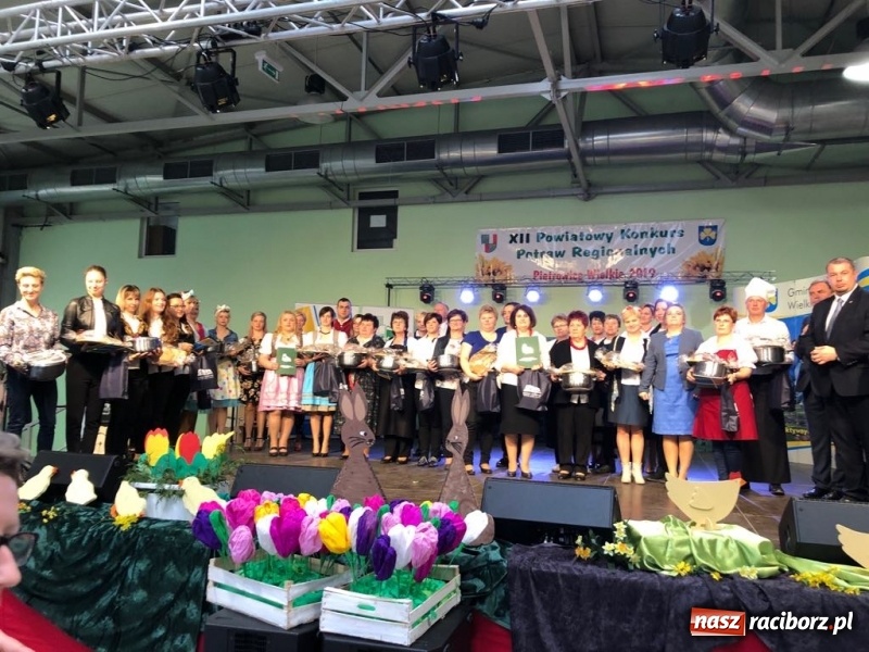 Zdjęcie w galerii na portalu naszraciborz.pl: Wielkanocne stoły w Pietrowicach Wielkich [FOTO i WIDEO] wiadomości z regionu