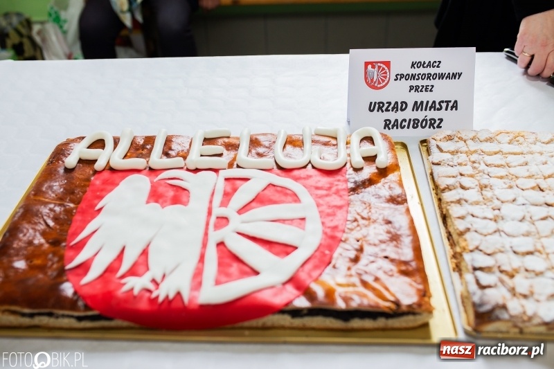 Zdjęcie w galerii na portalu naszraciborz.pl: Racibórz w końcu pokazał się na Wielkanocnych Stołach w Pietrowicach Wielkich wiadomości z regionu