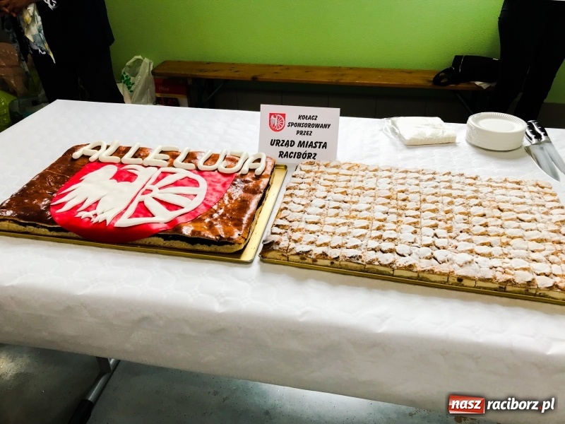 Zdjęcie w galerii na portalu naszraciborz.pl: Racibórz w końcu pokazał się na Wielkanocnych Stołach w Pietrowicach Wielkich wiadomości z regionu