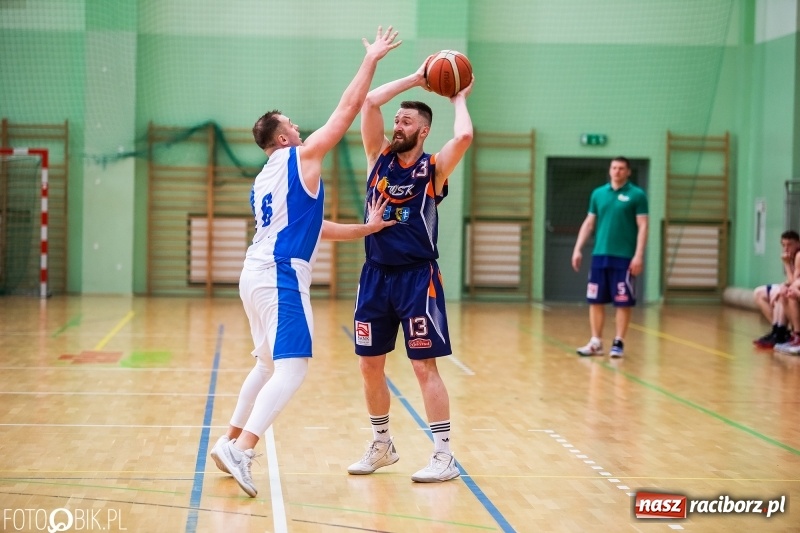 Zdjęcie w galerii na portalu naszraciborz.pl: Dreszczowiec w Arenie Rafako. Raciborska Ofensywa wygrała jednym punktem! [FOTO i WIDEO] wiadomości z regionu