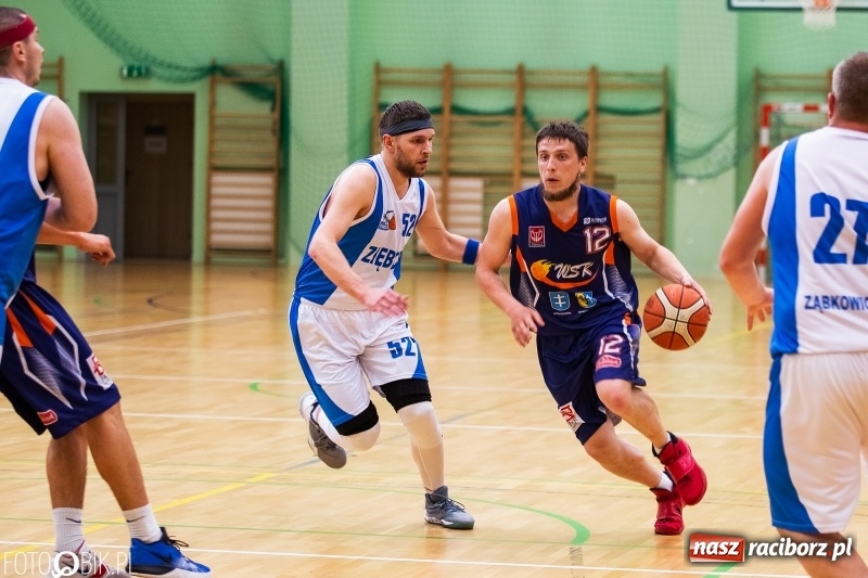 Zdjęcie w galerii na portalu naszraciborz.pl: Dreszczowiec w Arenie Rafako. Raciborska Ofensywa wygrała jednym punktem! [FOTO i WIDEO] wiadomości z regionu