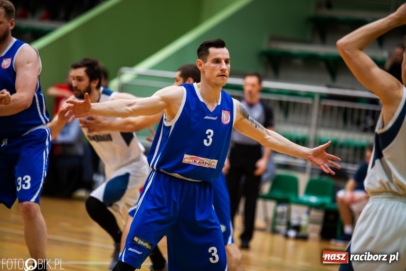 Zdjęcie w galerii na portalu naszraciborz.pl: Dreszczowiec w Arenie Rafako. Raciborska Ofensywa wygrała jednym punktem! [FOTO i WIDEO] wiadomości z regionu