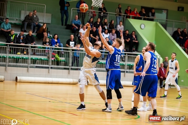 Zdjęcie w galerii na portalu naszraciborz.pl: Dreszczowiec w Arenie Rafako. Raciborska Ofensywa wygrała jednym punktem! [FOTO i WIDEO] wiadomości z regionu