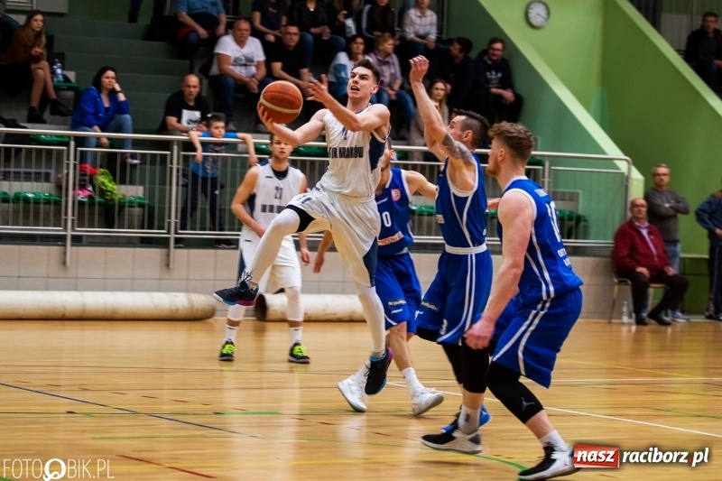 Zdjęcie w galerii na portalu naszraciborz.pl: Dreszczowiec w Arenie Rafako. Raciborska Ofensywa wygrała jednym punktem! [FOTO i WIDEO] wiadomości z regionu