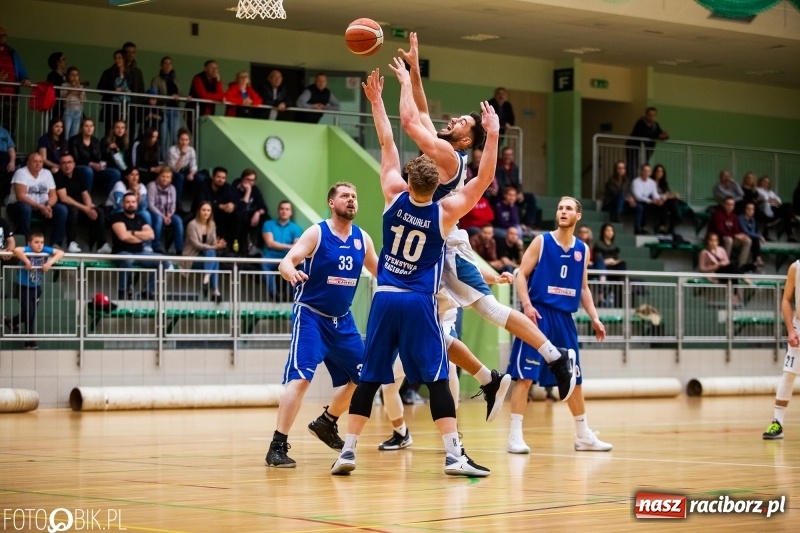 Zdjęcie w galerii na portalu naszraciborz.pl: Dreszczowiec w Arenie Rafako. Raciborska Ofensywa wygrała jednym punktem! [FOTO i WIDEO] wiadomości z regionu