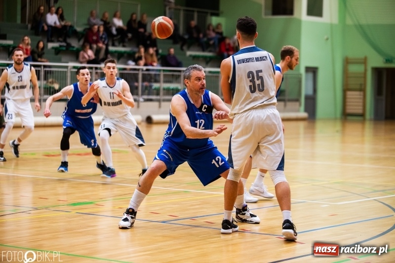 Zdjęcie w galerii na portalu naszraciborz.pl: Dreszczowiec w Arenie Rafako. Raciborska Ofensywa wygrała jednym punktem! [FOTO i WIDEO] wiadomości z regionu