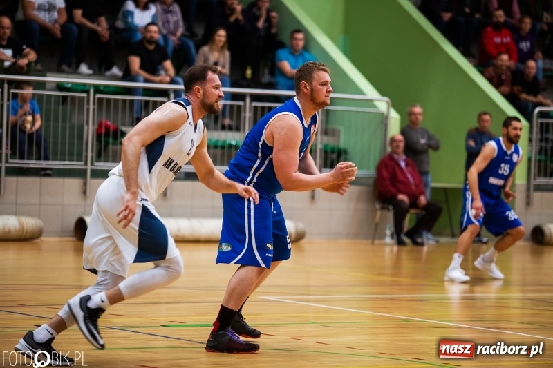 Zdjęcie w galerii na portalu naszraciborz.pl: Dreszczowiec w Arenie Rafako. Raciborska Ofensywa wygrała jednym punktem! [FOTO i WIDEO] wiadomości z regionu