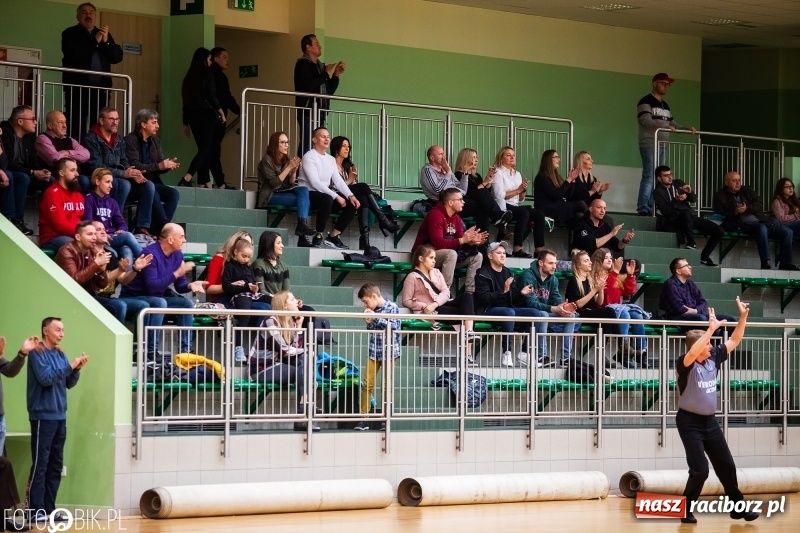 Zdjęcie w galerii na portalu naszraciborz.pl: Dreszczowiec w Arenie Rafako. Raciborska Ofensywa wygrała jednym punktem! [FOTO i WIDEO] wiadomości z regionu