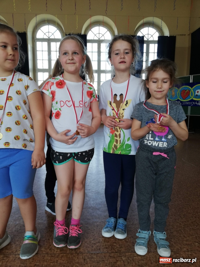 Zdjęcie w galerii na portalu naszraciborz.pl: Przedszkolaki na medal w SP 4 wiadomości z regionu