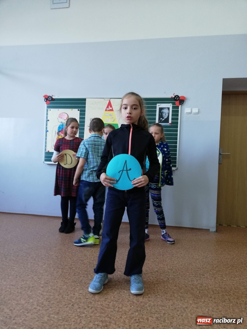 Zdjęcie w galerii na portalu naszraciborz.pl: Przedszkolaki na medal w SP 4 wiadomości z regionu