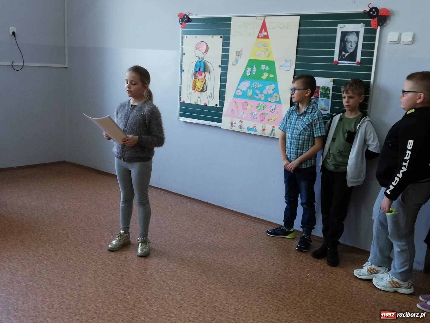 Zdjęcie w galerii na portalu naszraciborz.pl: Przedszkolaki na medal w SP 4 wiadomości z regionu