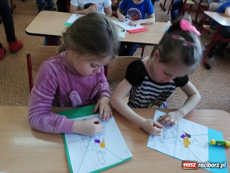 Zdjęcie w galerii na portalu naszraciborz.pl: Przedszkolaki na medal w SP 4 wiadomości z regionu