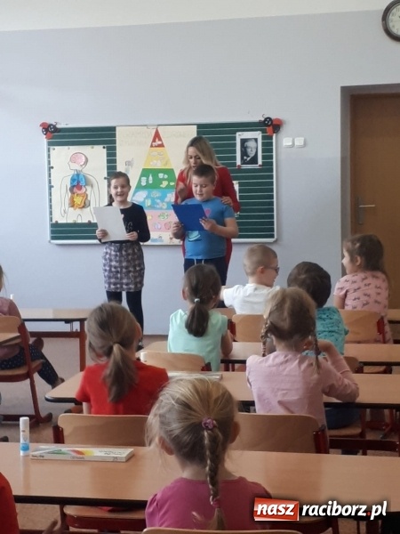 Zdjęcie w galerii na portalu naszraciborz.pl: Przedszkolaki na medal w SP 4 wiadomości z regionu