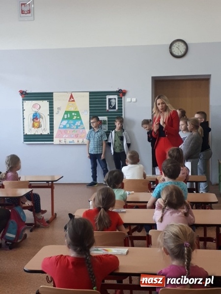 Zdjęcie w galerii na portalu naszraciborz.pl: Przedszkolaki na medal w SP 4 wiadomości z regionu