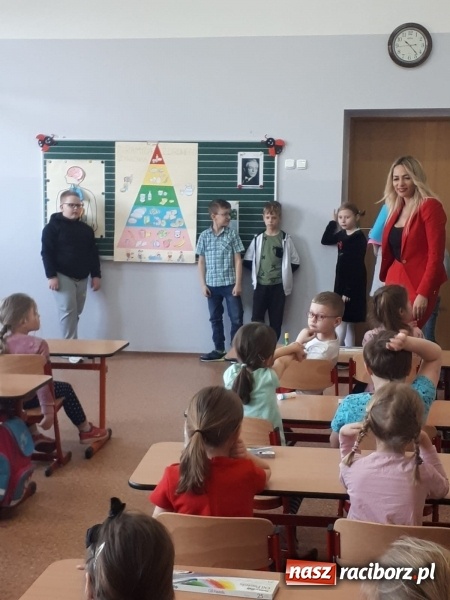 Zdjęcie w galerii na portalu naszraciborz.pl: Przedszkolaki na medal w SP 4 wiadomości z regionu