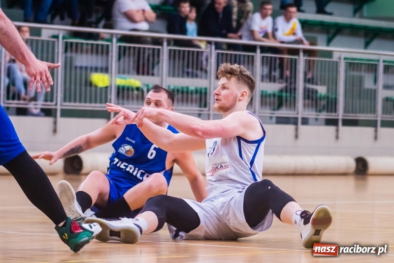 Zdjęcie w galerii na portalu naszraciborz.pl: Orzeł Ziębice pokonany. Ofensywa z awansem do turnieju finałowego! wiadomości z regionu