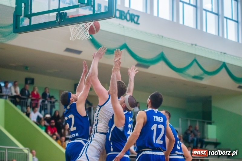Zdjęcie w galerii na portalu naszraciborz.pl: Orzeł Ziębice pokonany. Ofensywa z awansem do turnieju finałowego! wiadomości z regionu