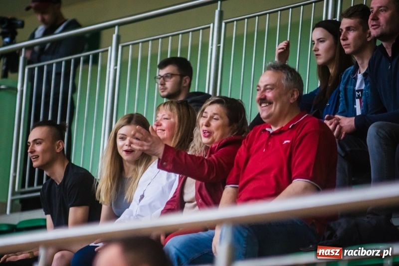 Zdjęcie w galerii na portalu naszraciborz.pl: Orzeł Ziębice pokonany. Ofensywa z awansem do turnieju finałowego! wiadomości z regionu